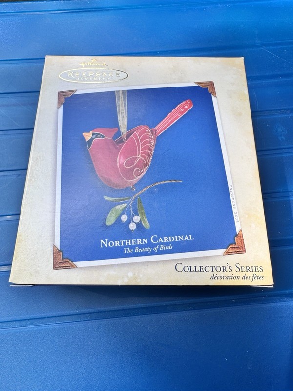 Hallmark Keepsake NORTHERN CARDINAL 2005  #1 in Beauty of Birds Series Ornament