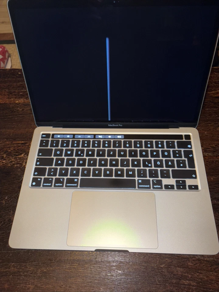 Apple MacBook Pro 13,3 Zoll (512GB SSD, M1, 3,2GHz, 16GB) Laptop - Silber.