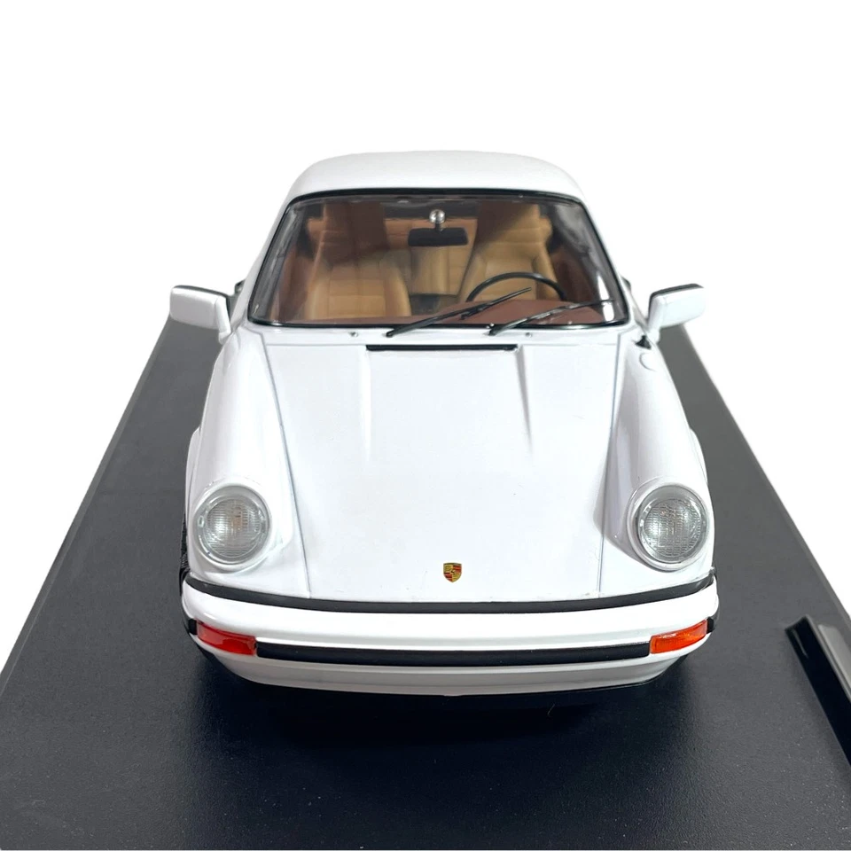 Modellino Auto Solido 1/18 Porsche 911 930 SC White 1974 - Immagine 2 di 4
