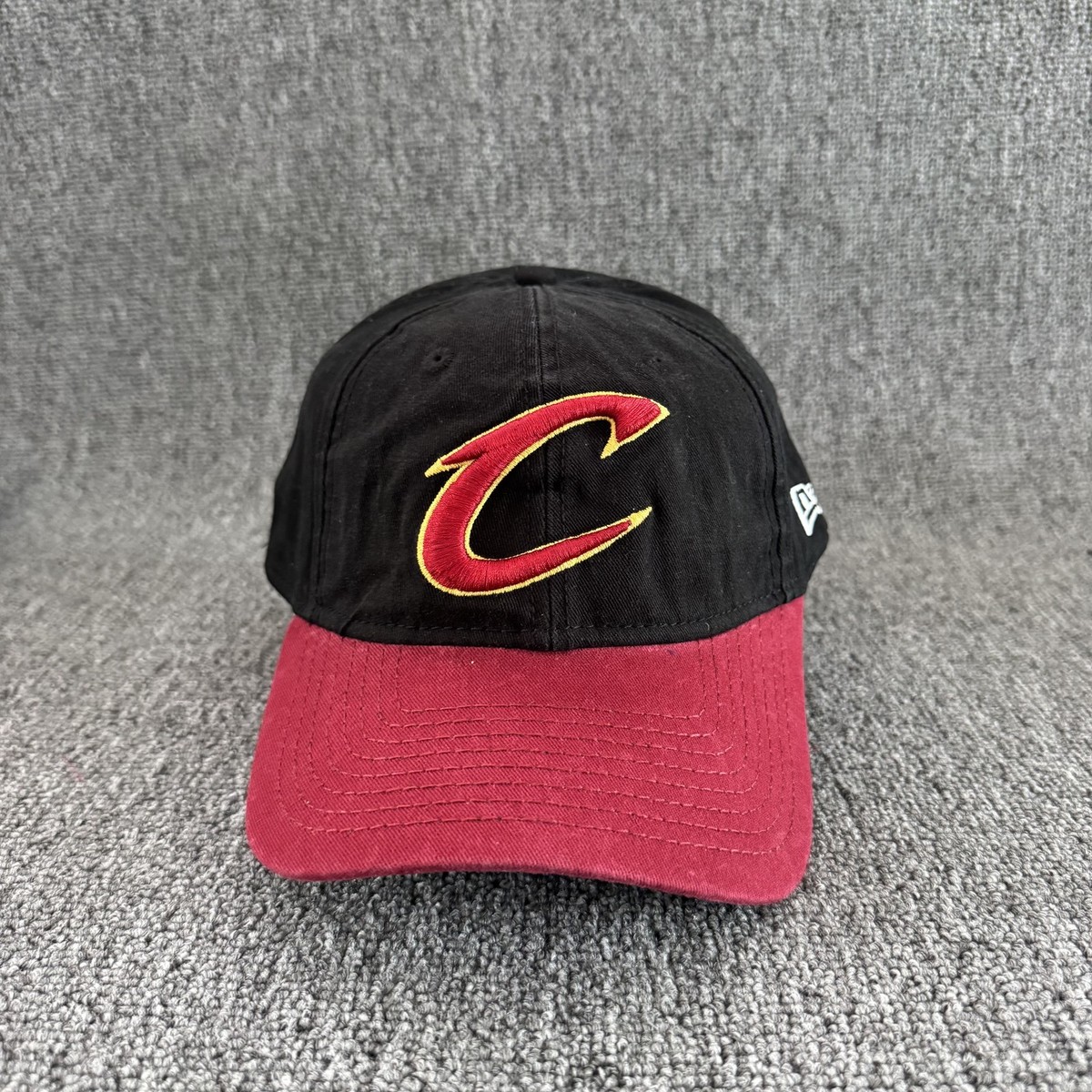 New Era Cavaliers 9TWENTY Dad Hat Strapback Black Red One Size NBA