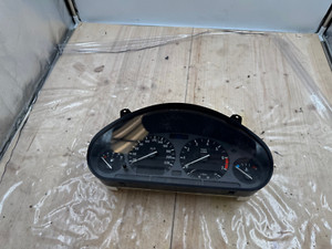 Tacho Kombiinstrument BMW E36 TeileNr.: 8357422 / 110.008.463/051