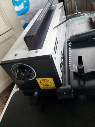 Rayson TD1202 Binding Machine, 3:1 Pitch Wire Binder, Punching 12 Sheets/Bind... - Picture 4 of 7