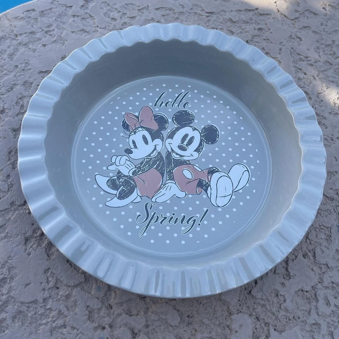 DISNEY MICKEY & MINNIE MOUSE "HELLO SPRING" PIE PLATE PIE DISH NEW