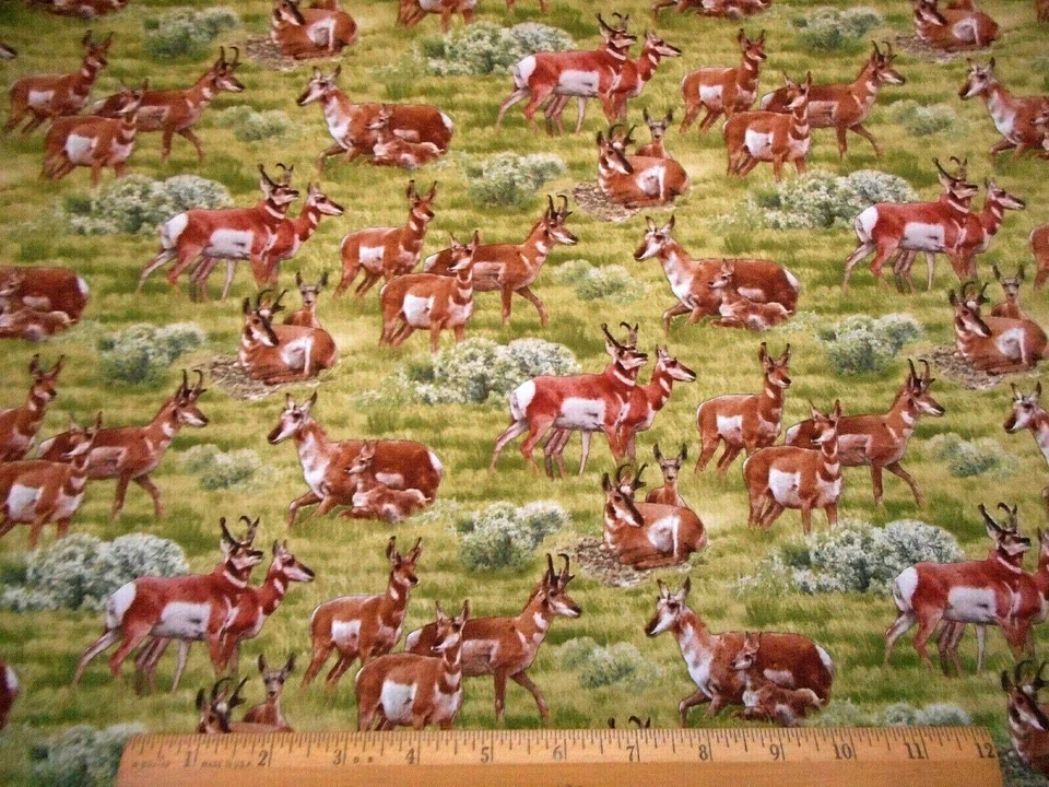 Tela de edredón por yarda ciervo en verde pasto prado Elizabeths estudio algodón C Foto 2 de 2