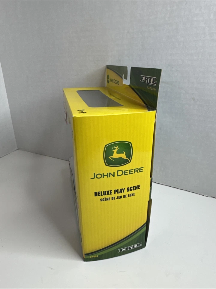 John Deere ERTL Deluxe Play Scene W/DVD Year 2006. NIP - Image 2 of 4