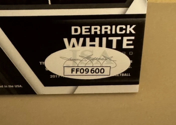 2017-18 Panini Absolute Derrick White Rookie Materials /25 1/1 Celtics Autograph - Image 3 of 3