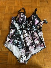 Torrid lightly lined mid coverage swimsuit size 3D/DD