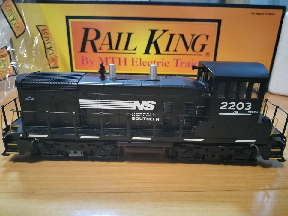 MTH Railking O Norfolk Southern SW-1500 Diesel Proto-Soundr 2.0 30-2393-1 - Image 2 of 4