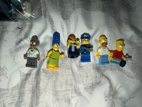 LEGO The Simpsons The Kwik-E-Mart 71016 Complete Set 2179 pcs w/ Box Minifigure