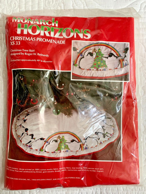 Christmas TREE SKIRT kit Monarch Horizons Promenade XC33 vtg 1984 PENGUINS NEW 