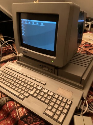 Atari Mega STE4 mit Monitor SM24