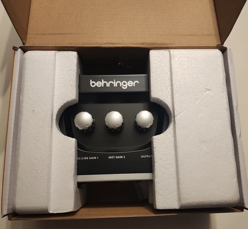 NEW! Behringer U-PHORIA UM2 Audiophile 2x2 USB Audio Interface Black Missing USB - Image 3 of 4