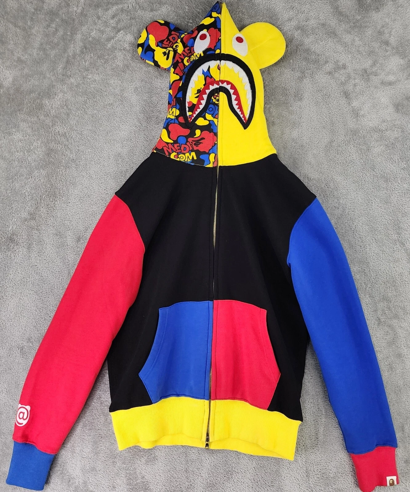 A BATHING APE (BAPE) Felpa con cappuccio BAPE Medicom giocattolo orso squalo unisex media multicolore full zip manica lunga