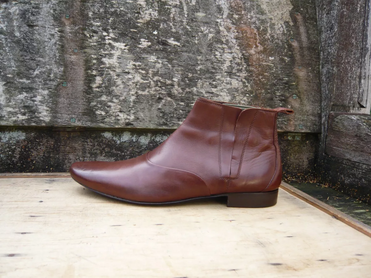 Thomas sales burberry boots
