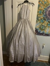 Sherri Hill Silver Sleeveless Formal Bridesmaid Dress Size 2 Regular