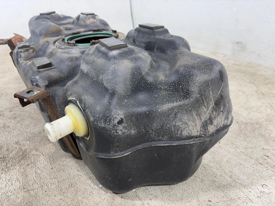2012-2017 Fiat 500 1.4L Fuel Gas Tank Reservoir Oem - Image 3 of 4
