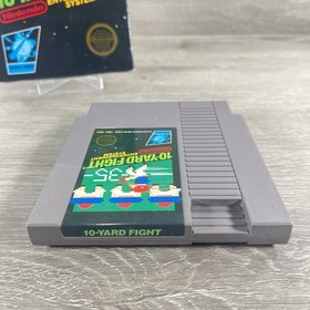10-Yard Fight (Nintendo Entertainment System, 1985) NES CIB 5 Screw Hangtab