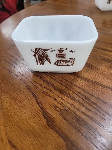 Vtg PYREX Small Dish 501 1 1/2 Cup Brown Early American Cat Corn EC NO LID