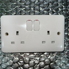 Schneider Lisse 2 Gang Socket 13amp White