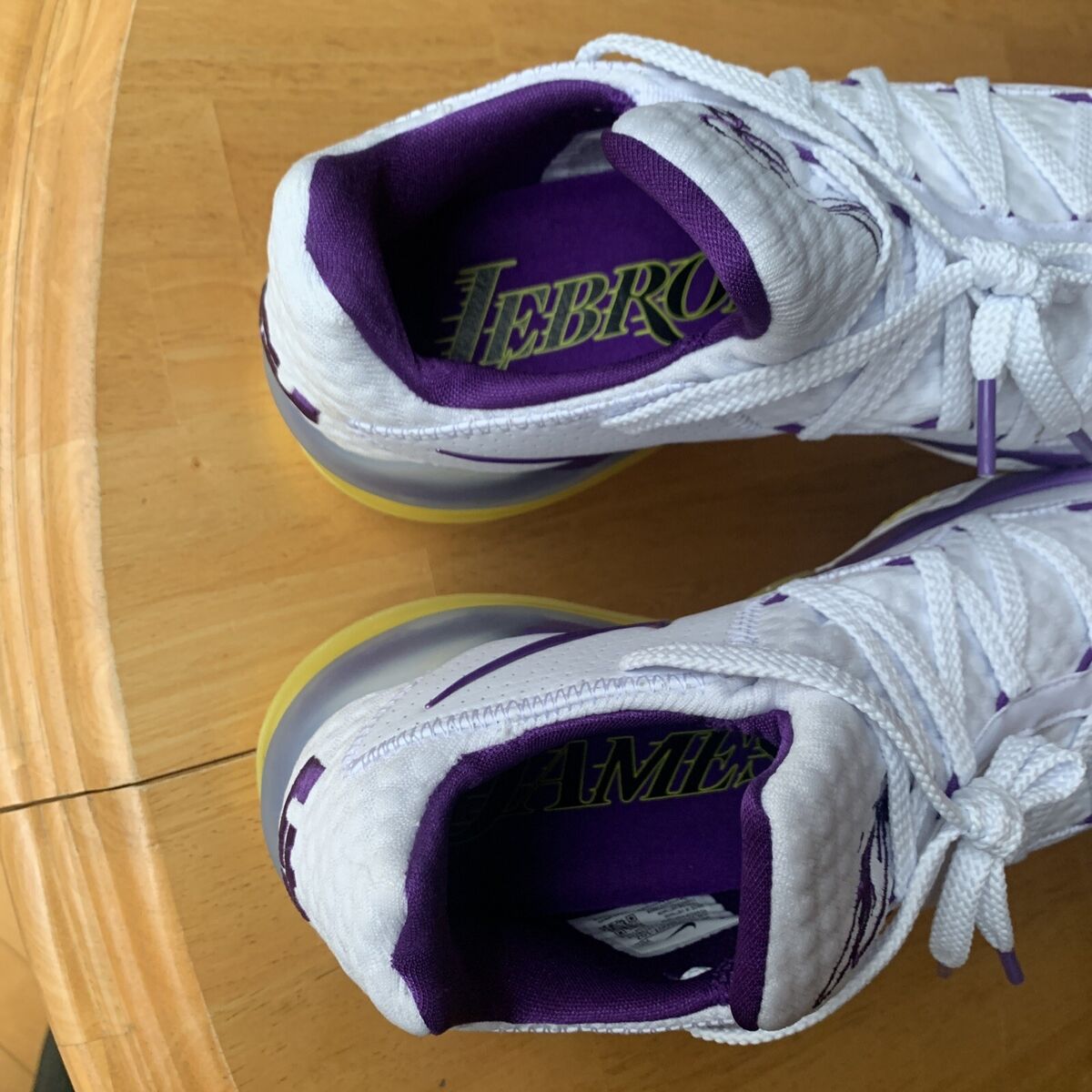 Nike Lebron 17 Low Lakers Mens Size 9.5 White Voltage Purple Nike Lebron 17 Low Lakers Mens Size 9.5 White Voltage Purple