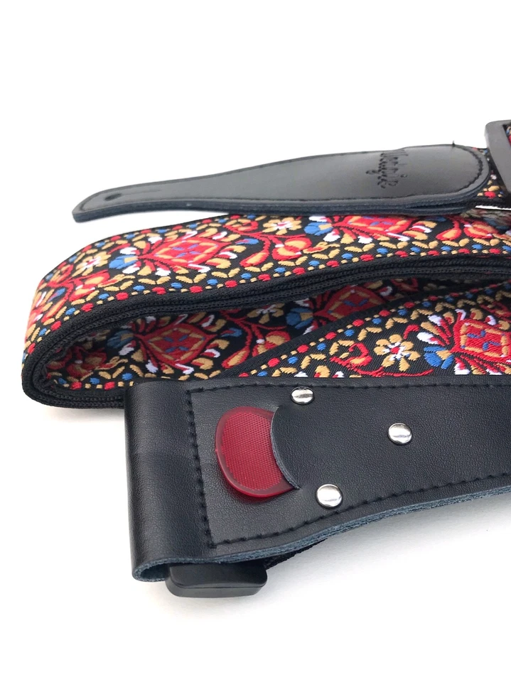 Ремешок гитарный плетеный Wedgie Jacquard с медиатором, красный с синими акцентами - Изображение 4 из 4