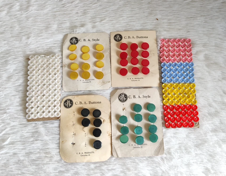 Vintage Buttons Multi Color Round Buttons Decorative Collectibles 275 Pcs BTN174 - Image 2 of 4