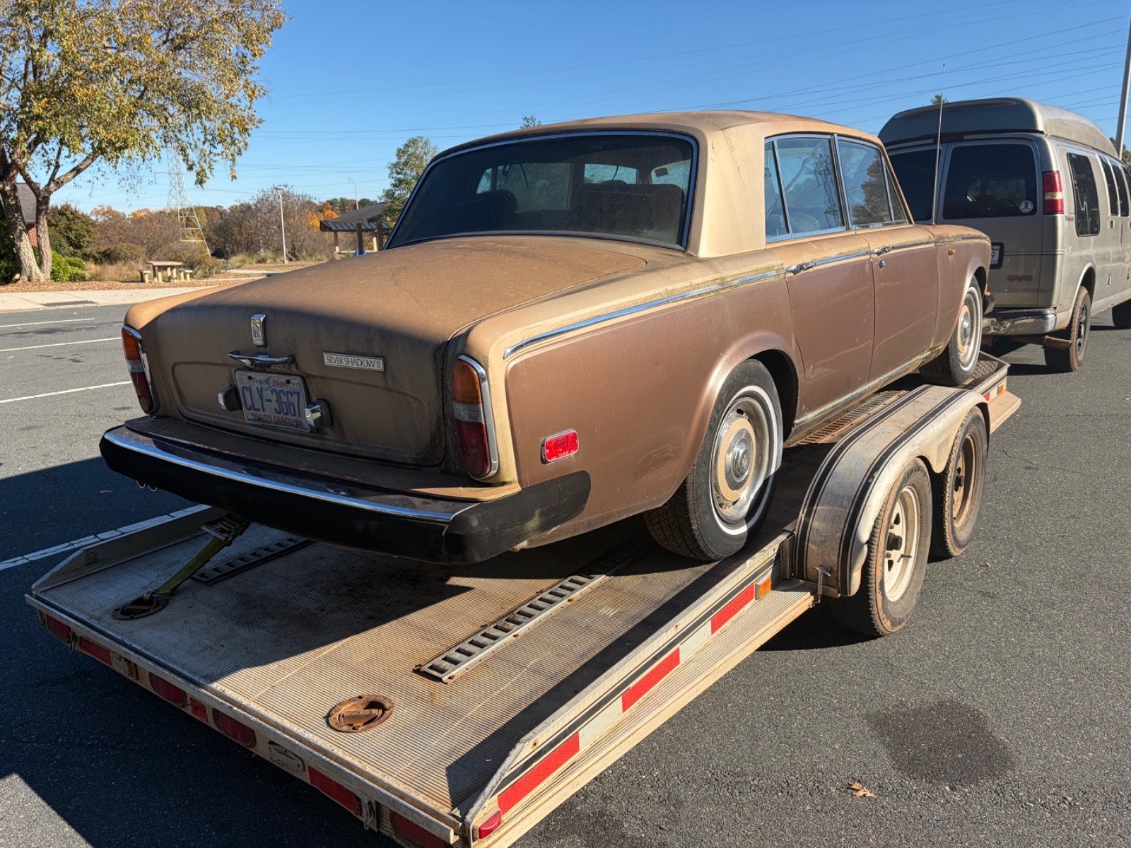 CORNICHE ROLLS ROYCE BENTLEY GAS FILLER. PARTING OUT THIS WHOLE RUNNING CAR