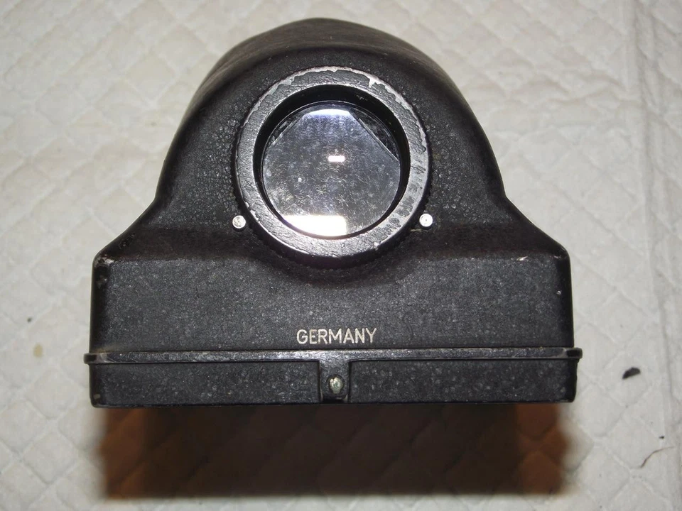 ROLLEI F&H PRISM FINDER FOR TLR ROLLEIFLEX CAMERAS - Image 4 of 4