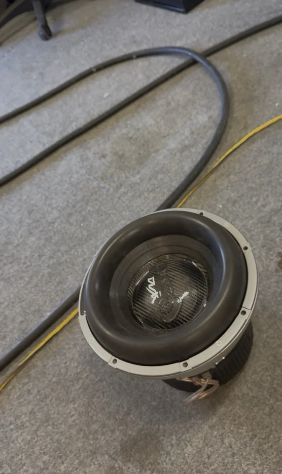 12 DVX D4 1750 Watts Rms - Image 3 of 3