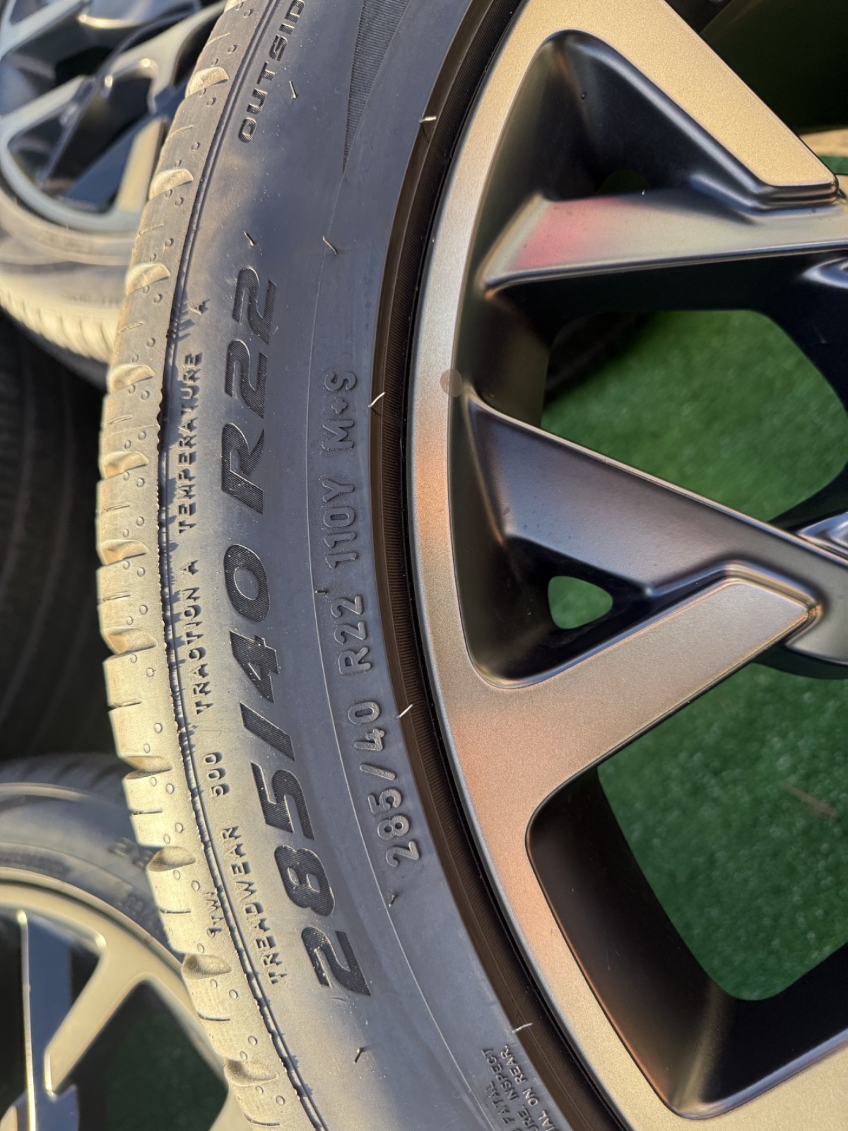 Aston Martin DBX 707 Wheels Tires Stock Factory OEM Pirelli 22"  Rims 770 Set