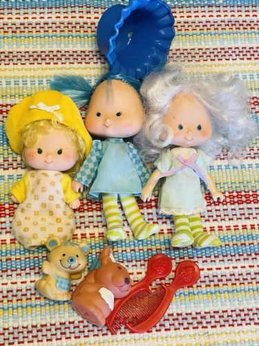 Vintage American Greetings- STRAWBERRY SHORTCAKE DOLLS w/ ACCESSORIES 70s/80s