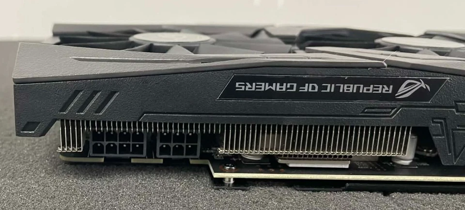 ASUS ROG Strix GTX 1080 8GB GDDR5X Graphics Card (STRIX-GTX1080-A8G-GAMING) - Image 4 of 4