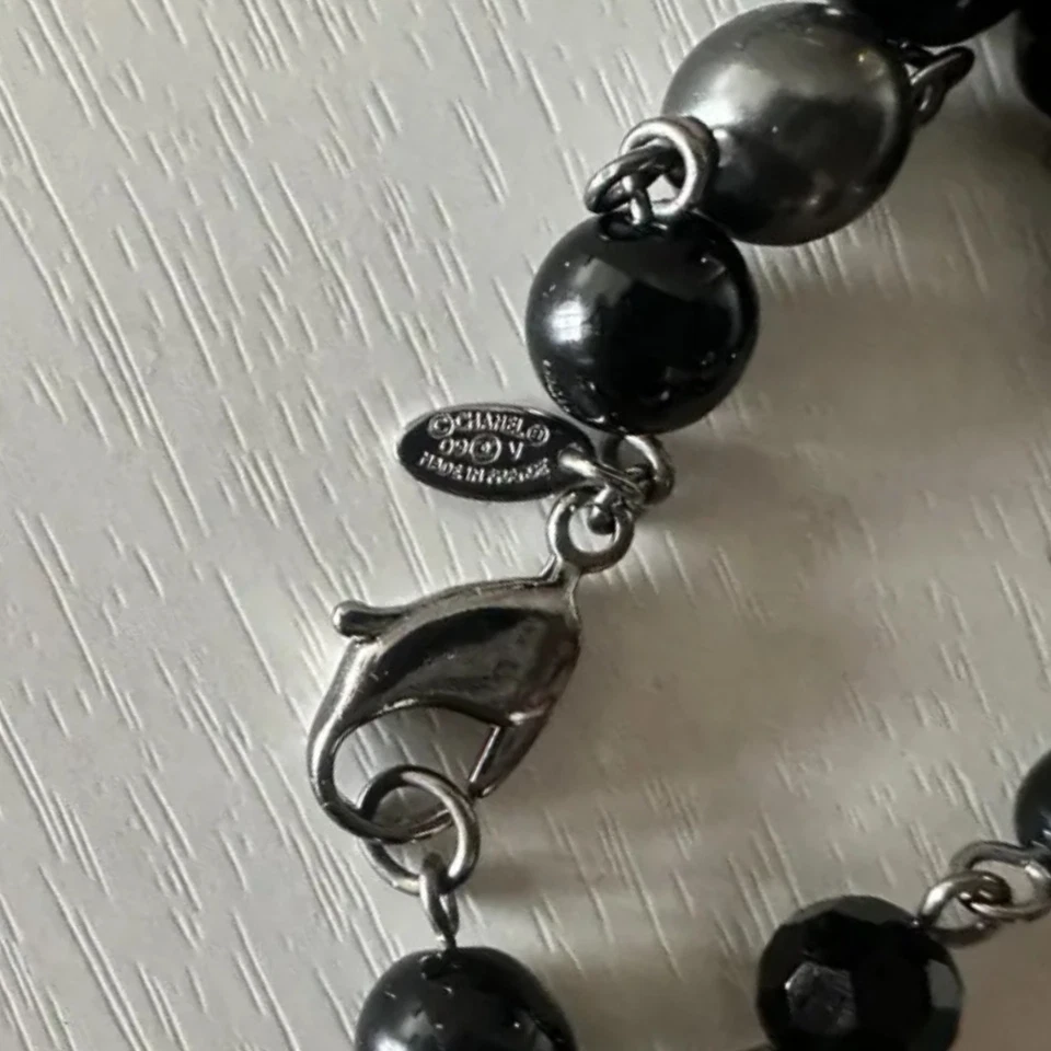 Подлинный Chanel длинный жемчуг CC ожерелье отличном черный серый серебряный логотип - Изображение 4 из 4