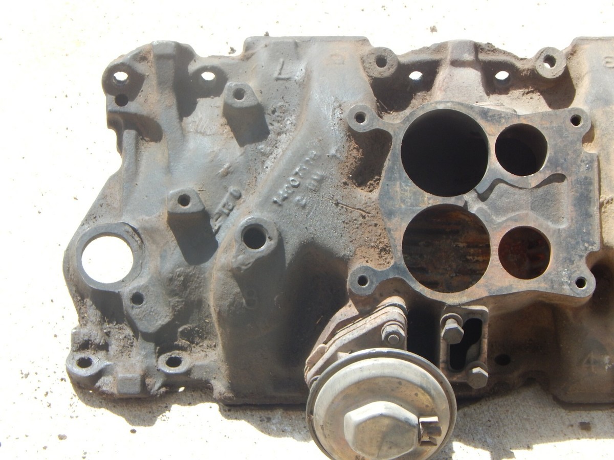 OEM 1978 Chevrolet small block 4 barrel quadrajet intake manifold 