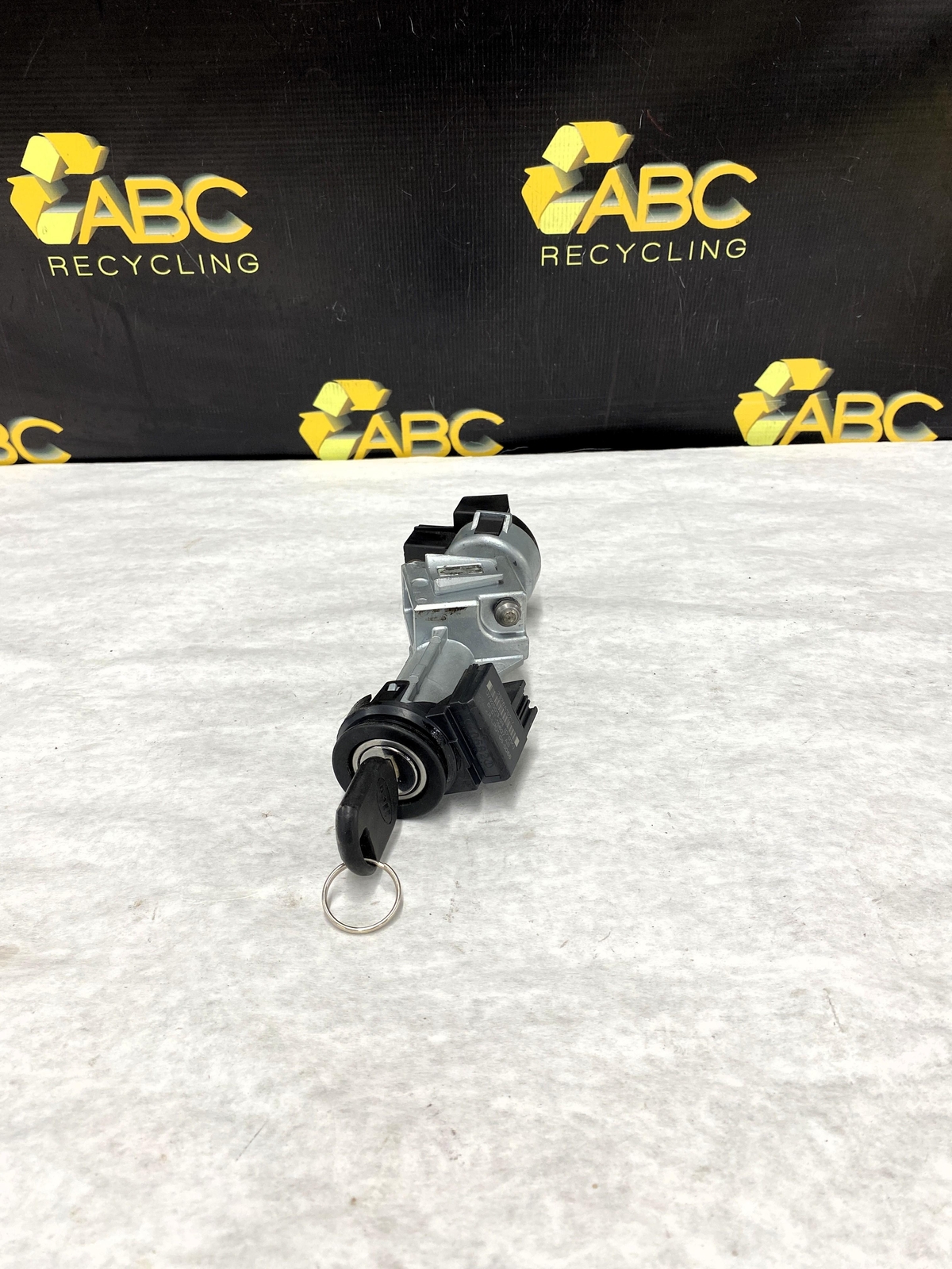 2005-2019 Ford Explorer Automatic Transmission Ignition Switch w/ Key Assembly