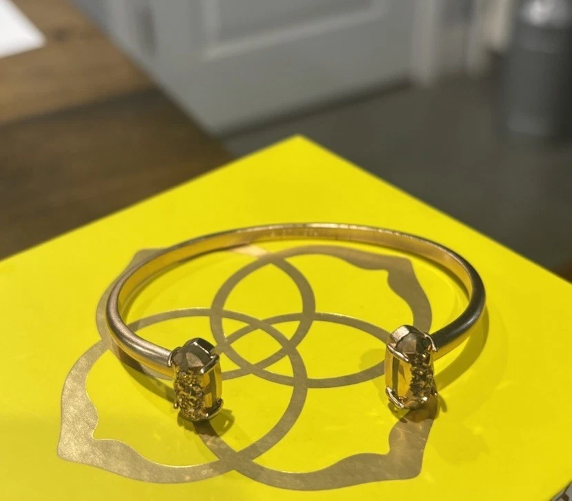 KENDRA SCOTT PULSEIRA EDIE TOM OURO ROSA DRUSA ABERTA AJUSTÁVEL - Imagem 4 de 4