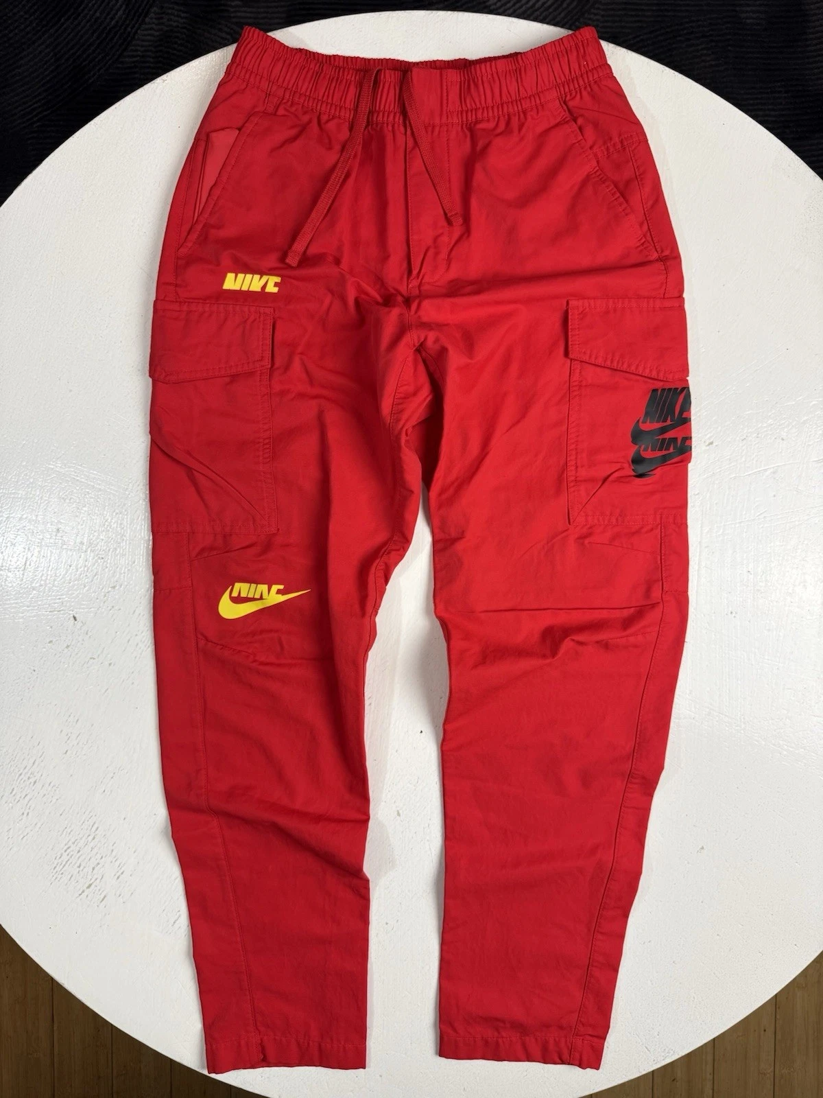 Nike Sportswear Essentials Men Size Small Tapered Red Cargo Pants Streetwear New