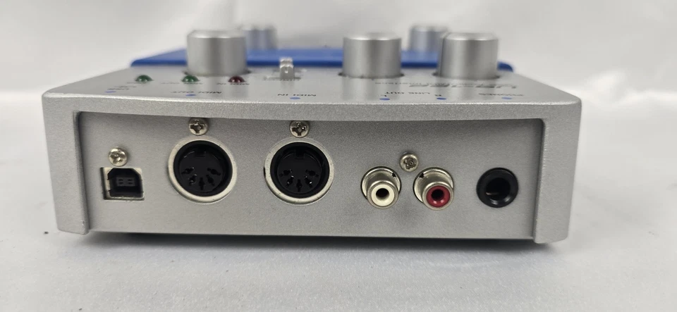 Tascam US-122 2-channel Recording USB Audio MIDI Interface - Image 4 of 4