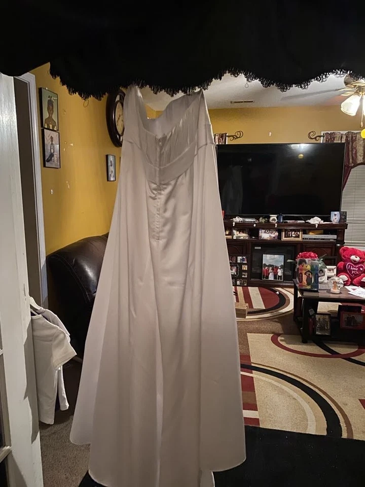 davids bridal wedding dress size 20 - Image 2 of 3