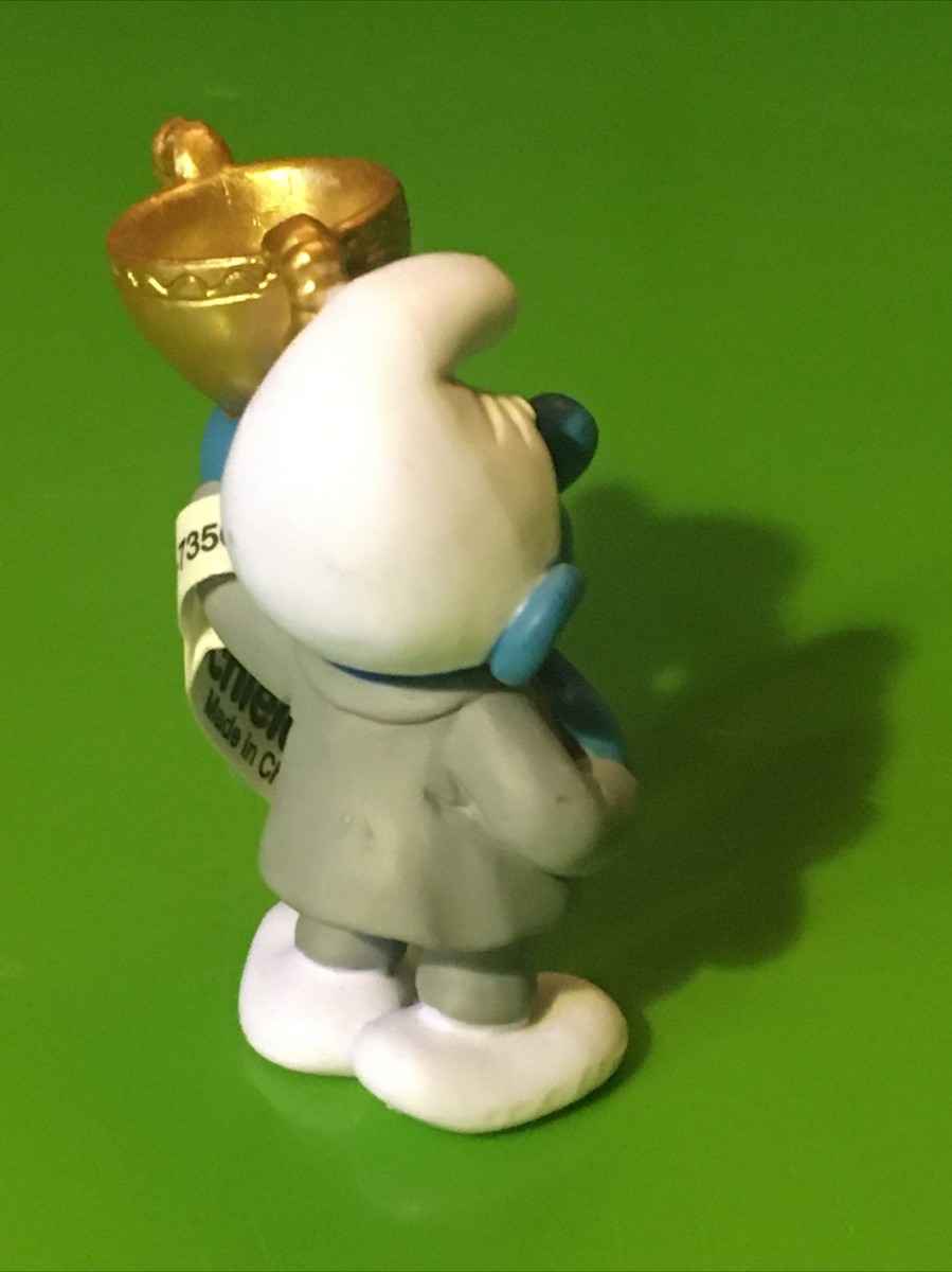 Smurfs WINNER President Gold Trophy Soccer Team Club Figure