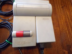 NINTENDO NES 101 TOP LOADER CONSOLE / 2 GAMES