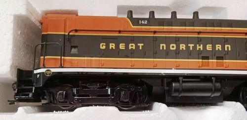 Bowser HO Executive Line - Baldwin VO-1000 Locomotive - Great Northern #142 - Picture 6 of 19