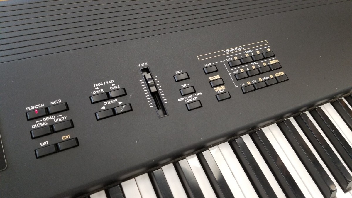 Korg N1 Multi-Timbral Synthesizer / Piano, 88-Weighted Keys