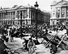 New 8x10 World War II Photo: Parisians Scatter Amid Sniper During Liberation