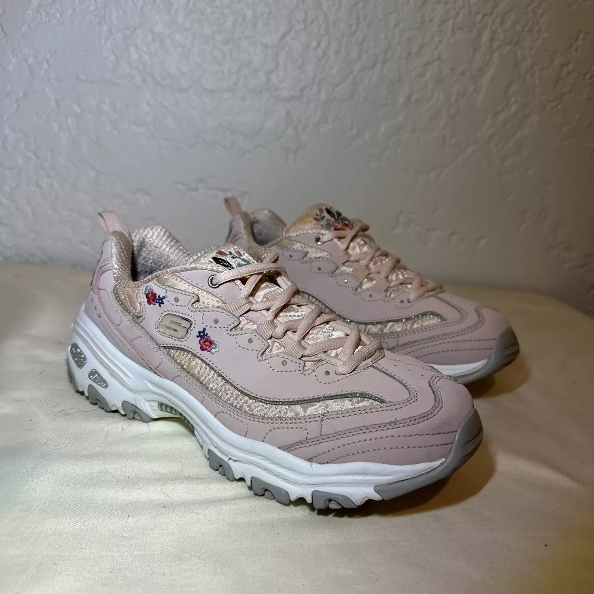 Skechers D'Lites Bright Blossoms Pink Sneakers Style 11977W Women's Size  9.5