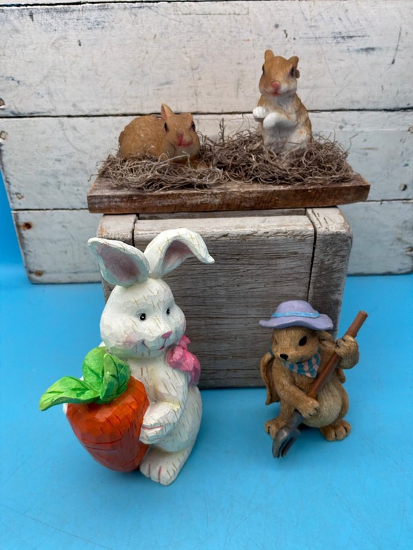Resin Rabbit/Bunny Decor, Spring/Easter