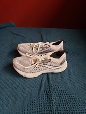 Brooks Glycerin 20 Shoes Size 6.5 Women White Running Gym Stealth 1203721B163
