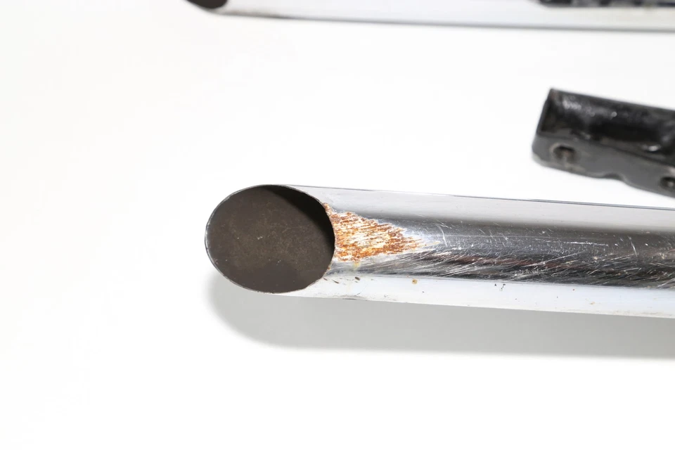 Трубы выпускного коллектора глушителя 1999 Harley-Davidson Sportster 1200 XL1200  - Изображение 2 из 4