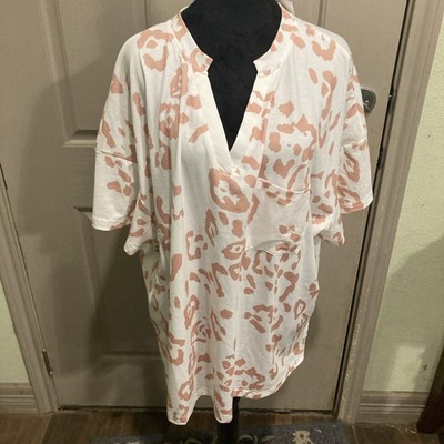 NWT~3X Unbranded Knit Top White Cheetah print Shortsleeved~pocket Boutique Style