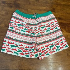 Magellan Outdoors Green red festive fish gear Shorts size medium water repellent
